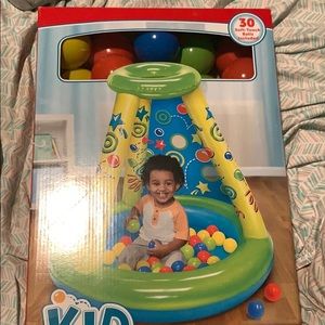 Baby ball pit